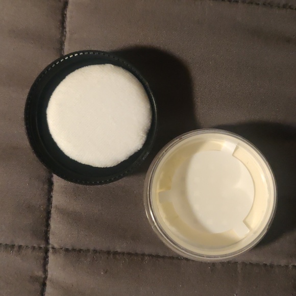 Translucent powder - Picture 3 of 3